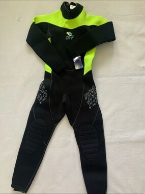 NWT IST Youth Lime & Black Neoprene Wetsuit Scuba Jumpsuit 3Mm L